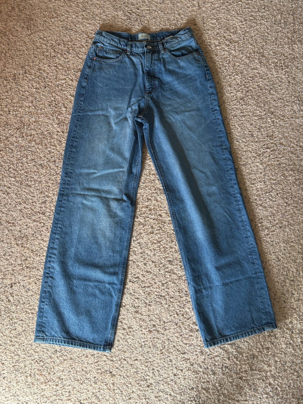 DL1961 Relaxed Straight Jeans in Medium Blue Wash